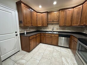 221 Cobblestone Ct in Russellville, AR - Foto de edificio - Building Photo