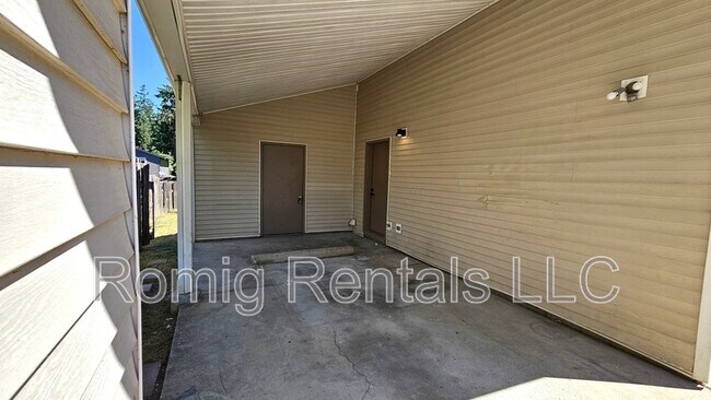 906 Pioneer St in Ridgefield, WA - Building Photo - Building Photo