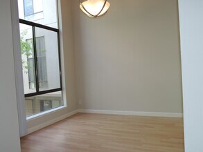 310 N Civic Dr, Unit 315 in Walnut Creek, CA - Building Photo - Building Photo