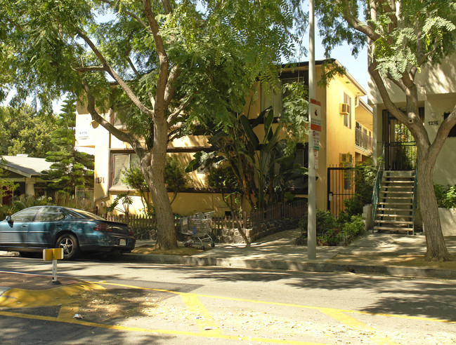 1231 N Formosa Ave in Los Angeles, CA - Foto de edificio - Building Photo