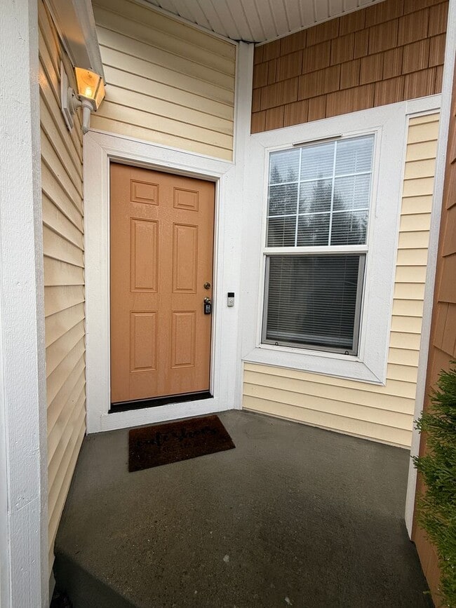 1597 Seasons Ln NW in Silverdale, WA - Building Photo - Building Photo