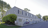 Dickinson Manor Apartments in Mount Clemens, MI - Foto de edificio - Building Photo