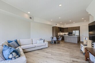 2430 Community Ln in San Diego, CA - Building Photo - Building Photo