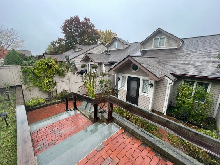 69 Algonquin Rd in Chestnut Hill, MA - Building Photo