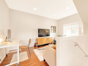 955 Humbert Ave, Unit 955 in San Luis Obispo, CA - Foto de edificio - Building Photo