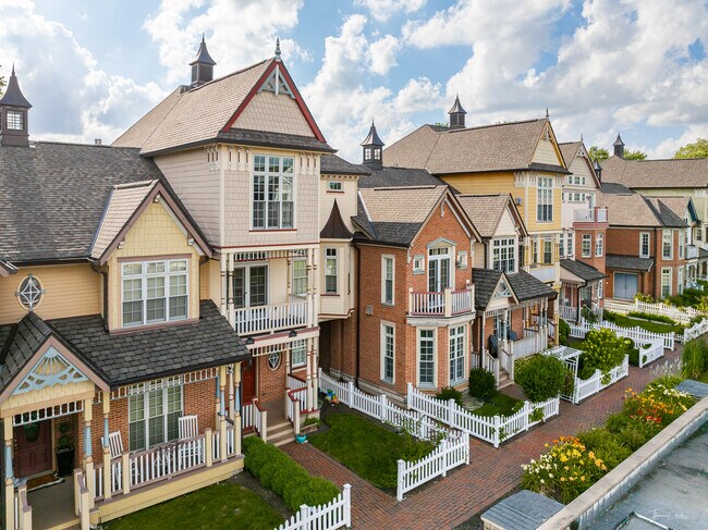 4151 Royal Mews Cir in Naperville, IL - Foto de edificio - Building Photo
