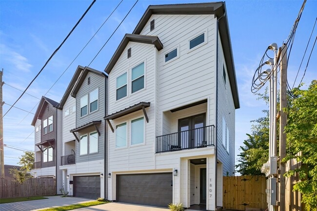 property at 1807 Lee St