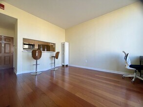 127 Greyrock Pl in Stamford, CT - Building Photo - Building Photo