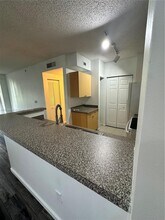8050 N Nob Hill Rd in Tamarac, FL - Building Photo - Building Photo