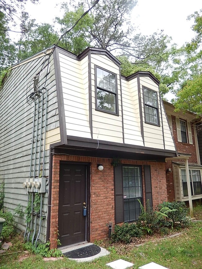 property at 1811 Hartsfield Rd