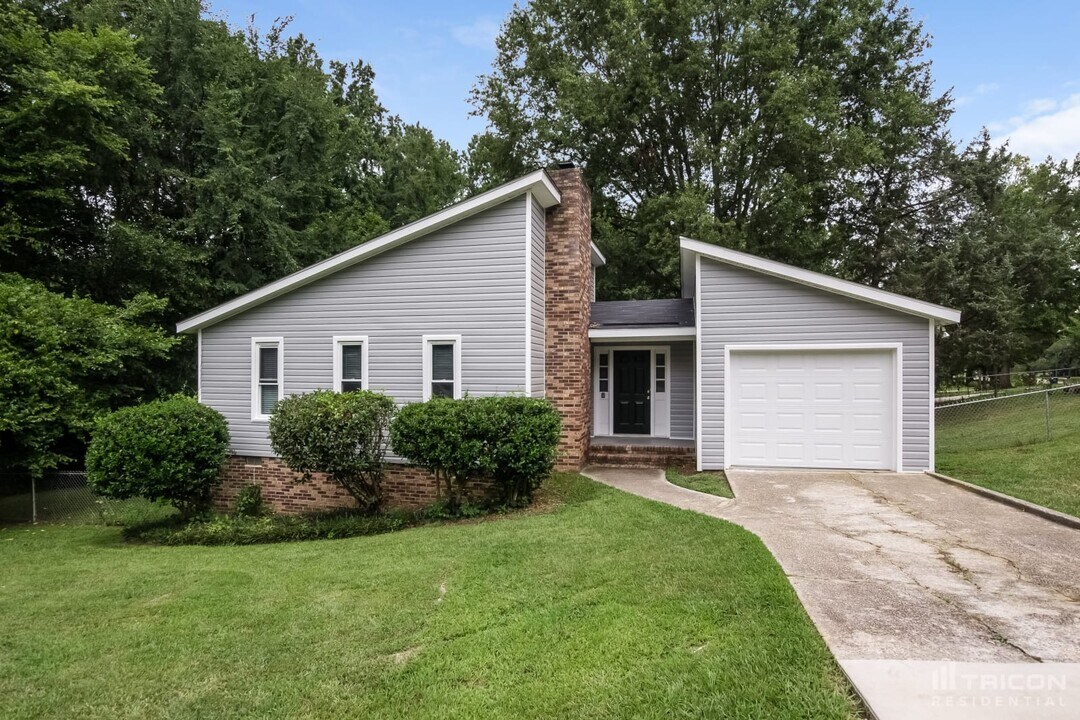 530 N Royal Tower Dr in Irmo, SC - Building Photo