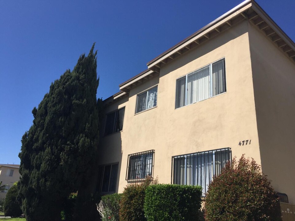 4767 San Vicente Blvd in Los Angeles, CA - Building Photo