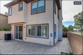 329 Kiawah River Dr in Oxnard, CA - Building Photo - Building Photo