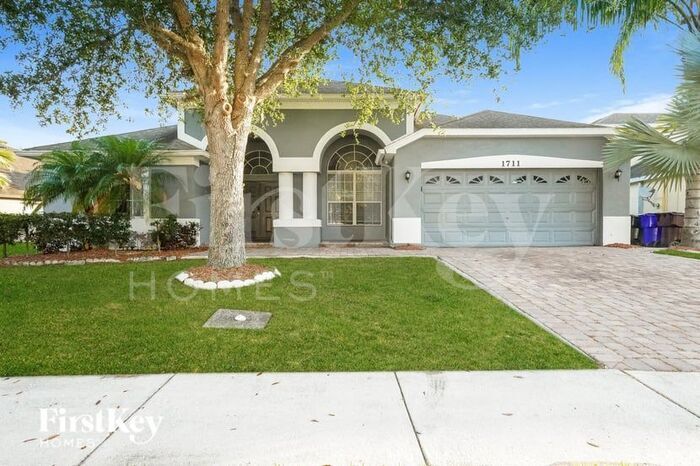 1711 Mohave Ct in St. Cloud, FL - Building Photo