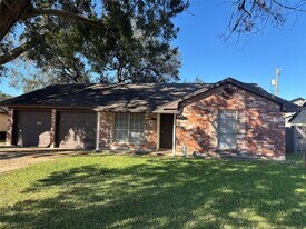 2114 Yorktown Ct N in League City, TX - Building Photo