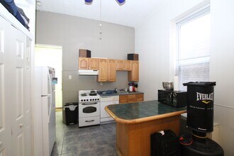 2004 Chestnut St in Philadelphia, PA - Building Photo - Building Photo