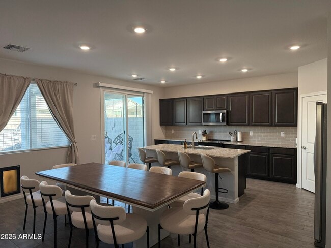 18140 W Daley Ln in Surprise, AZ - Building Photo - Building Photo