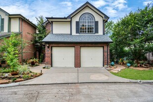 12906 Kingsbridge Ln in Houston, TX - Building Photo