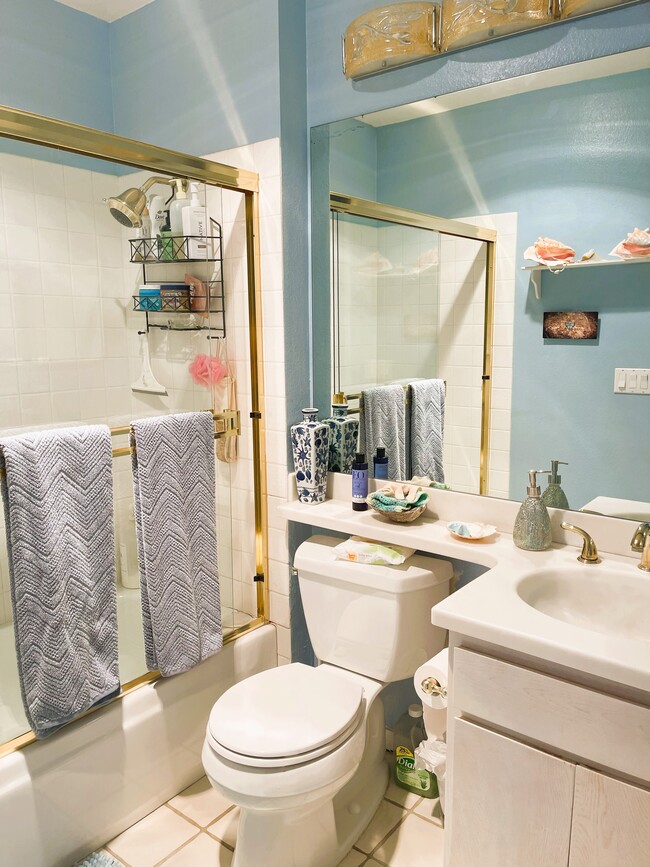 4495 Caminito Cuarzo in San Diego, CA - Building Photo - Building Photo