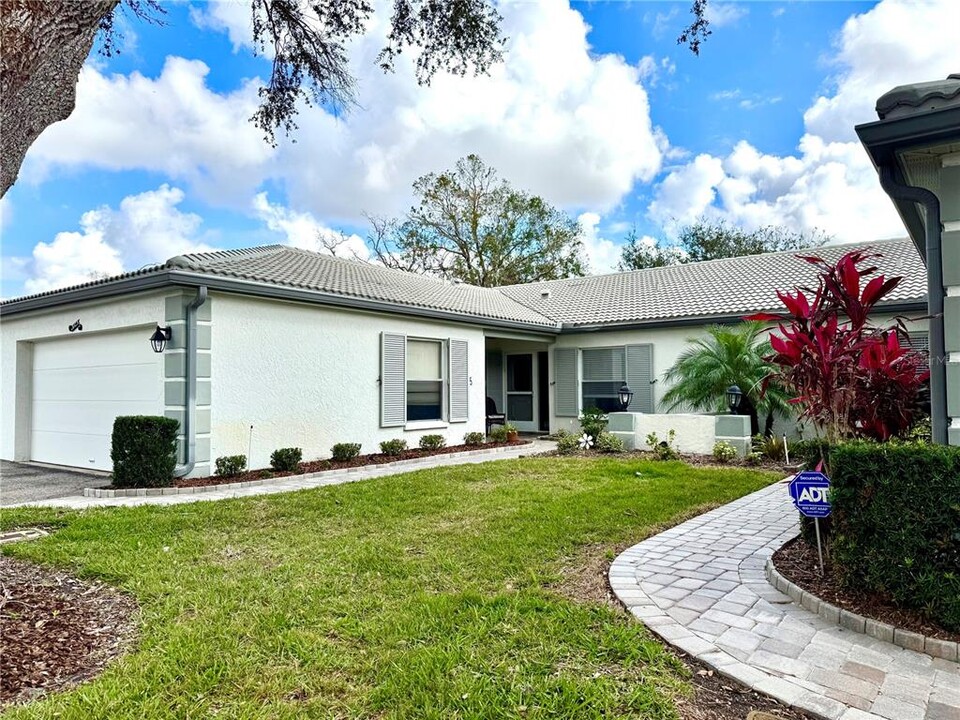 3148 Ringwood Meadow in Sarasota, FL - Building Photo