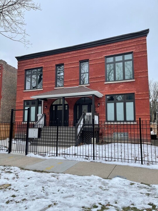 3249 W Pierce Ave in Chicago, IL - Building Photo