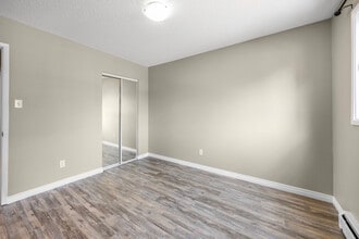 Smitten Place in Edmonton, AB - Building Photo - Building Photo