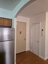 25-41 37th St in Queens, NY - Building Photo