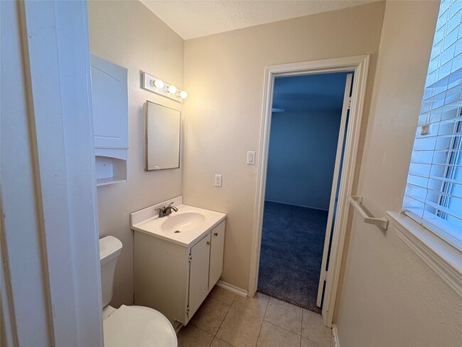 property at 1007 Stoneleigh Ct