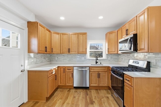 438 Talbot Ave, Unit 2 in Boston, MA - Foto de edificio - Building Photo