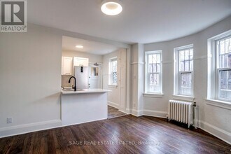 48 Lawton Blvd in Toronto, ON - Building Photo - Building Photo