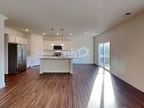 5115 Staten Ln in Cumming, GA - Foto de edificio - Building Photo