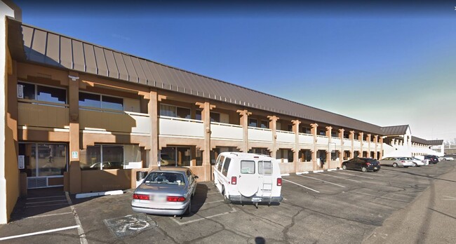 Roadway Motel in Albuquerque, NM - Building Photo - Building Photo