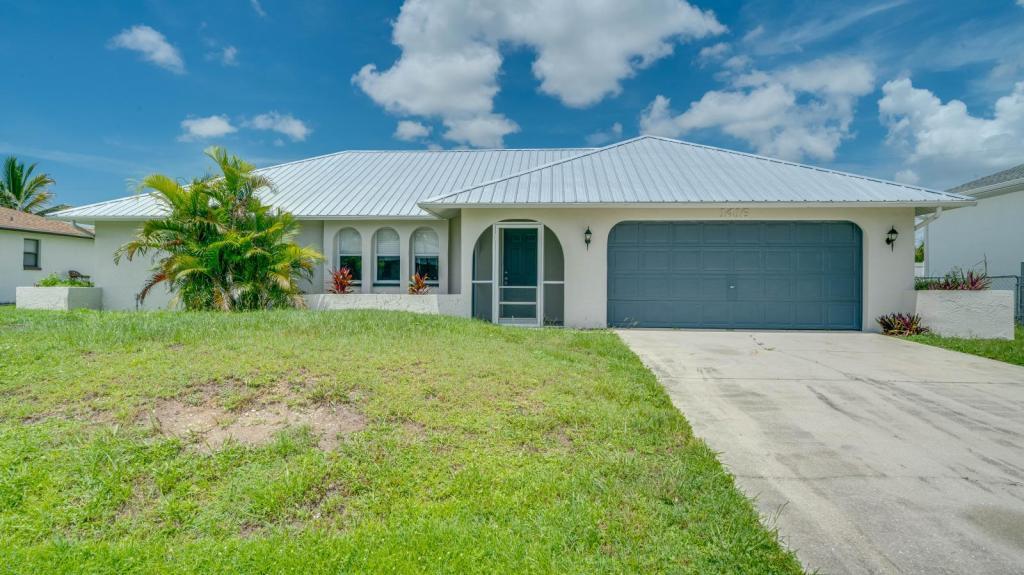 1416 SE 2nd Ave in Cape Coral, FL - Building Photo