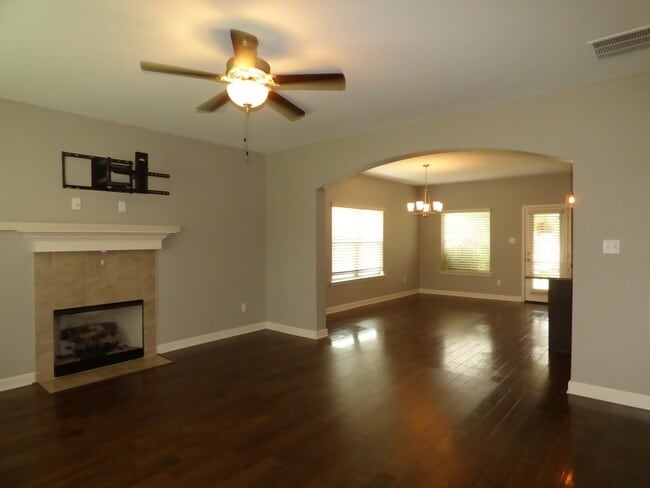 70 Southwind Dr in Oakland, TN - Building Photo - Building Photo