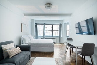 340 E 52nd St in New York, NY - Building Photo - Building Photo