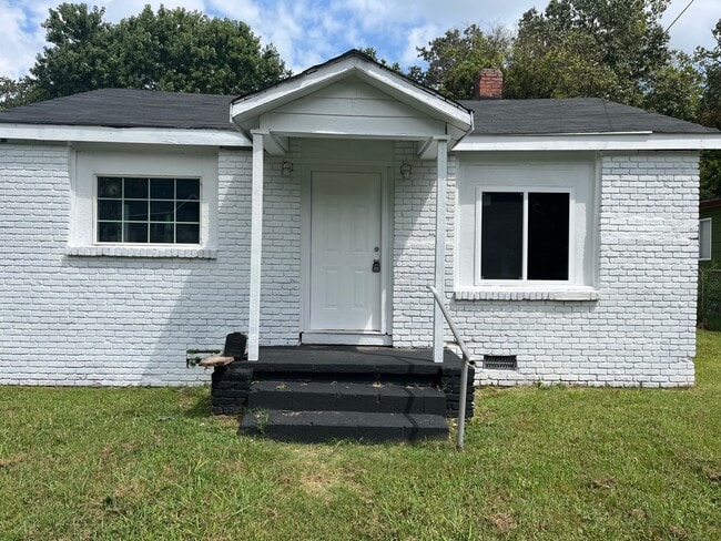 property at 611 Belle Vista Ave