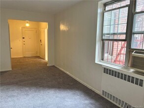 800 Bronx River Rd-Unit -A38 in Yonkers, NY - Building Photo - Building Photo