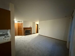 320 Newport Ln in Bartlett, IL - Building Photo - Building Photo