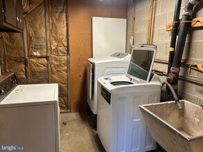 13133 Putnam Cir in Woodbridge, VA - Building Photo - Building Photo