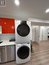 8 Walbon Rd in Toronto, ON - Building Photo - Building Photo