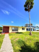 3231 SE Monte Vista St in Port St. Lucie, FL - Building Photo