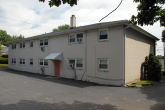 3004 Elm St in Harrisburg, PA - Foto de edificio - Building Photo