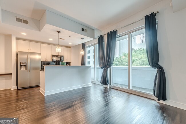 property at 44 Peachtree Pl NW