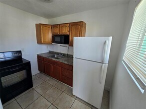 535 NW 7th St in Miami, FL - Building Photo - Building Photo