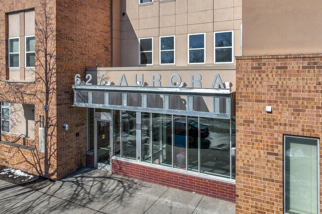 University Dale Apartments in St. Paul, MN - Foto de edificio - Building Photo
