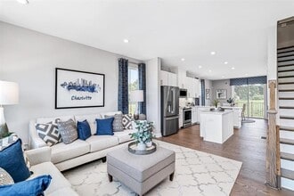 413 Spearfield Ln in Charlotte, NC - Foto de edificio - Building Photo
