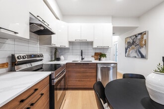 Refinery Townhomes in Winnipeg, MB - Building Photo - Building Photo