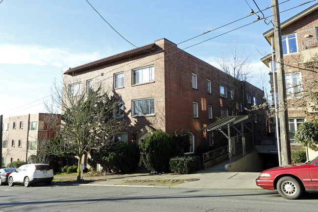 Viking Apartments in Seattle, WA - Building Photo - Building Photo