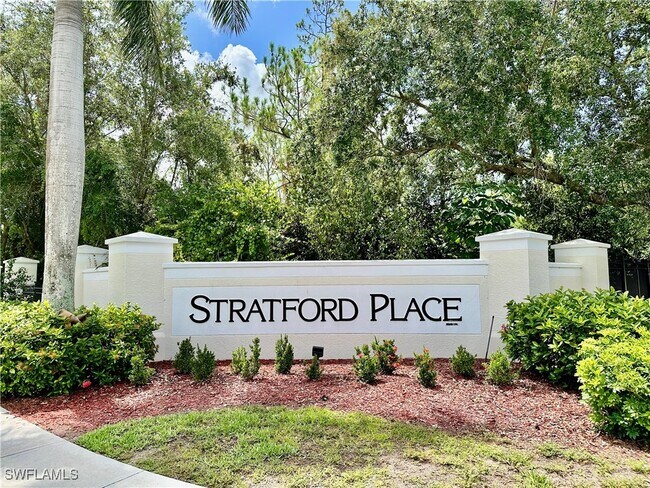 1164 Oxford Ln in Naples, FL - Building Photo - Building Photo
