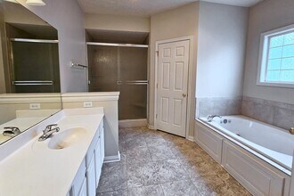 1370 Trillium Ln in Bowling Green, KY - Building Photo - Building Photo